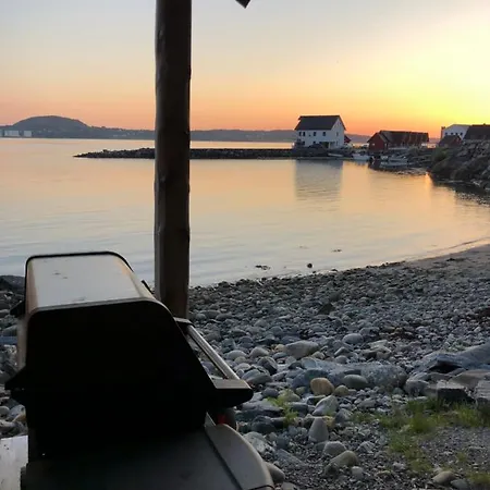 Capervan By The Sea *